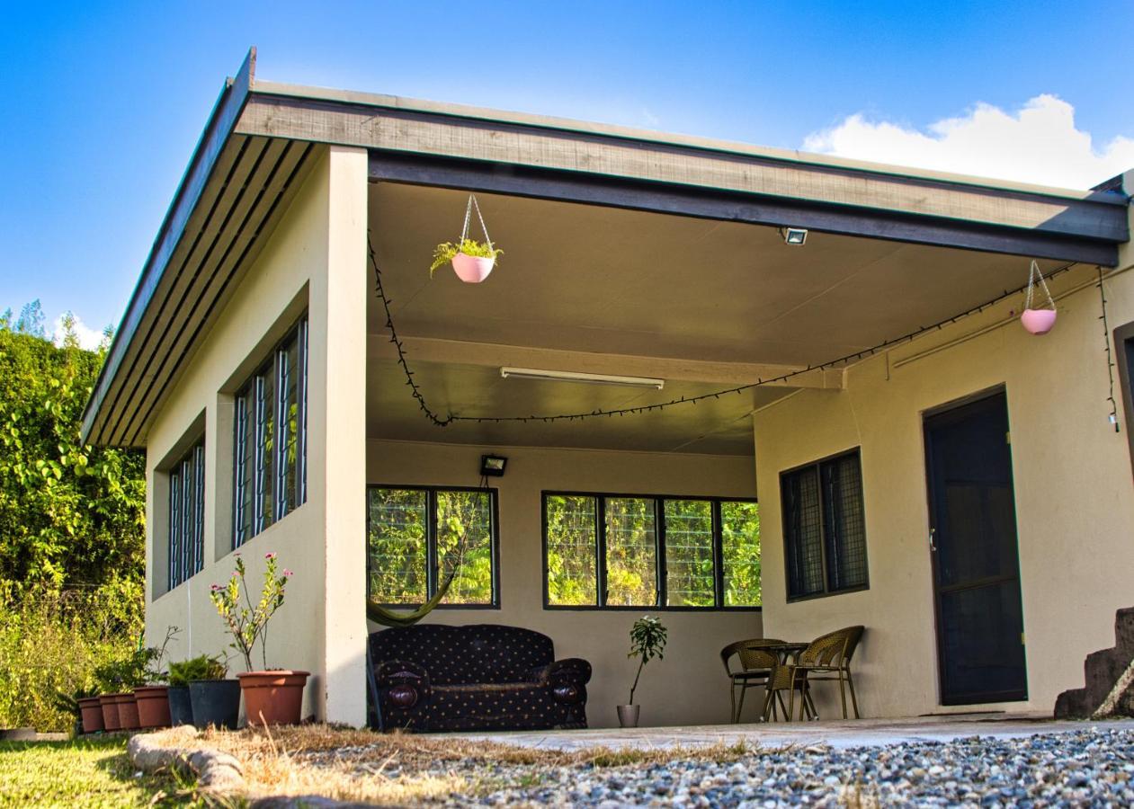 Guddy'S Riverside Cottage Nausori 外观 照片